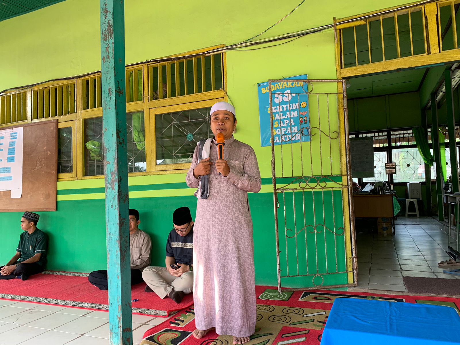 MTsN 4 HSU Laksanakan Jumat Berkah Dengan Pengajian Pagi Bersama