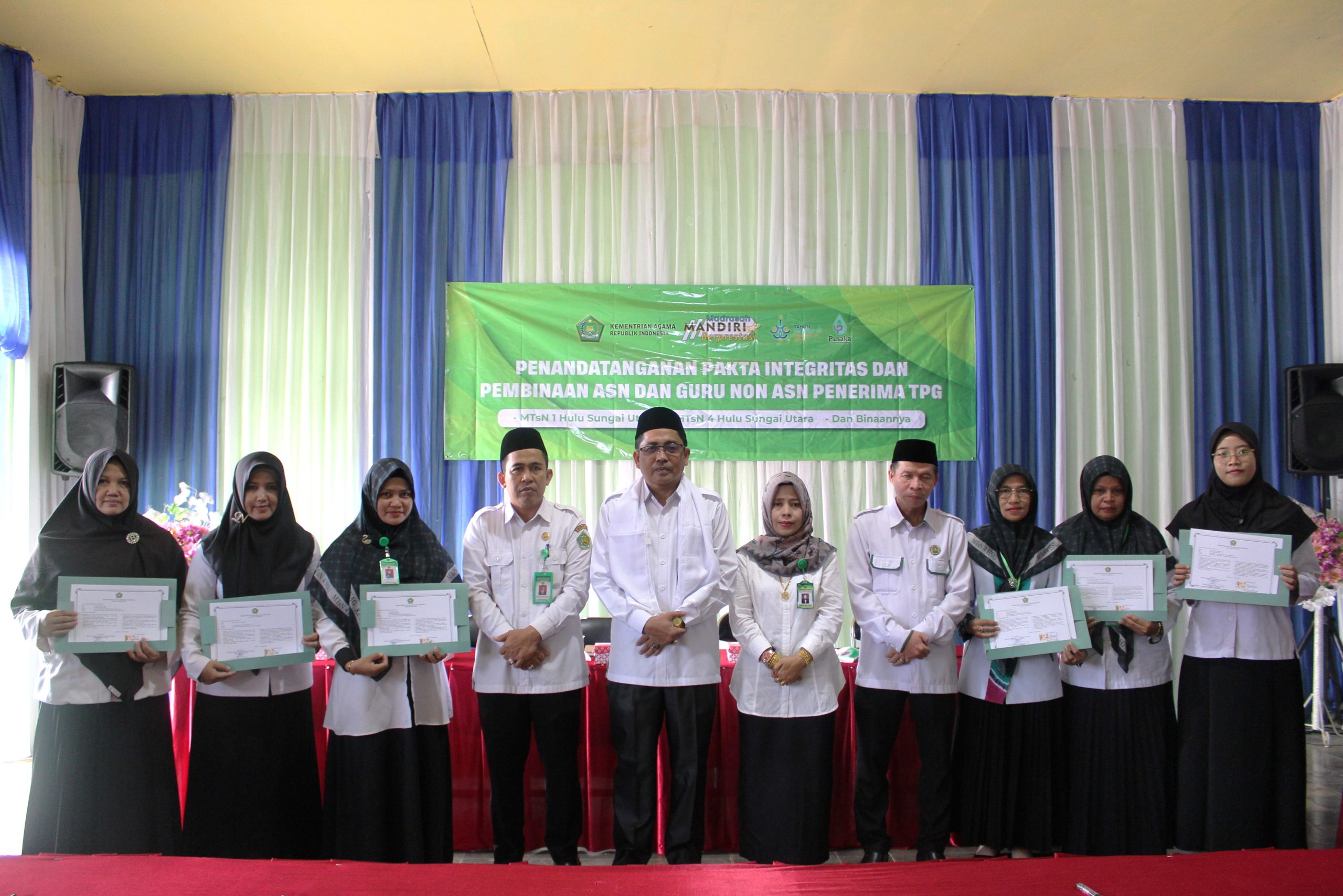 ASN MTsN 4 HSU Tanda Tangani Pakta Integritas