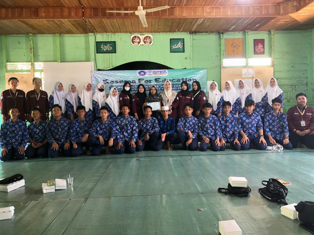 Bertemakan Sehat Bermedia Sosial, KOSEMA STIA Amuntai Sosialisasi di MTsN 4 HSU